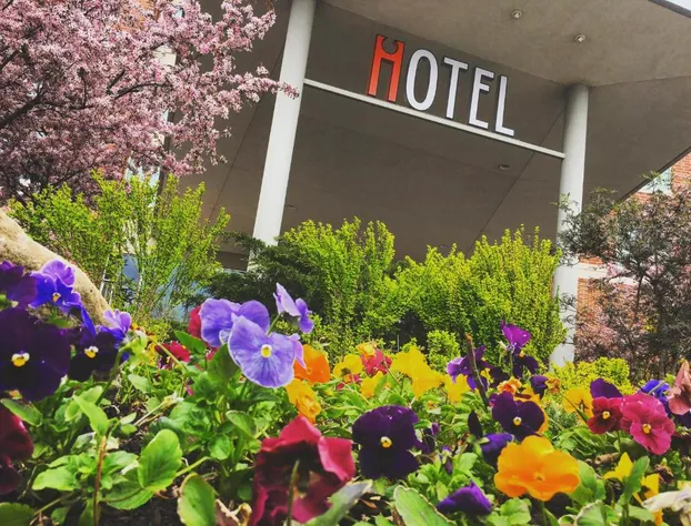 I Hotel And Illinois Conference Center hotel detail image 3