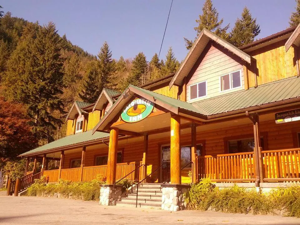 Sasquatch Inn hotel hero