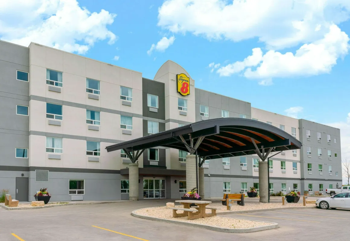 Super 8 by Wyndham Winnipeg East MB hotel hero