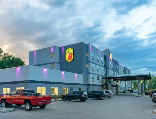 Super 8 by Wyndham Winnipeg East MB hotel detail image 1
