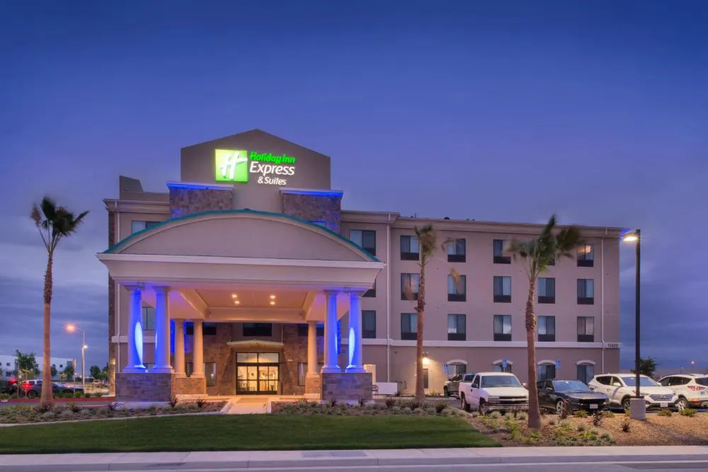 Holiday Inn Express & Suites Bakersfield Airport by IHG hotel hero