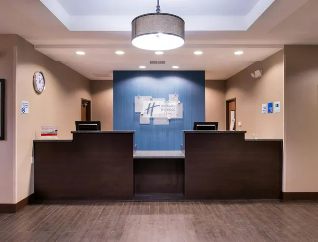 Holiday Inn Express & Suites Bakersfield Airport by IHG hotel detail image 2