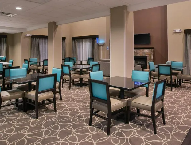 Holiday Inn Express & Suites Bakersfield Airport by IHG hotel detail image 3
