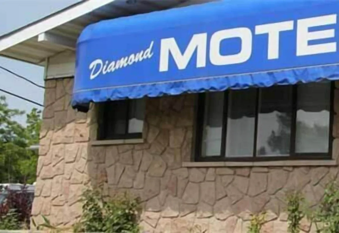 Diamond Motor Inn hotel hero