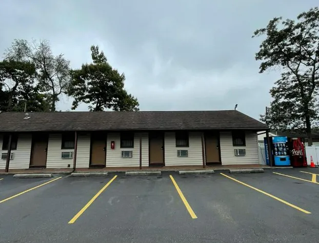 112 Motel hotel detail image 1