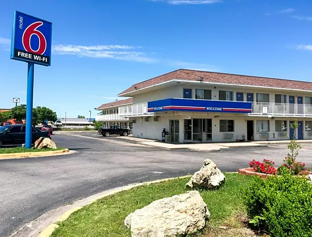 Motel 6 Ardmore, OK hotel detail image 4