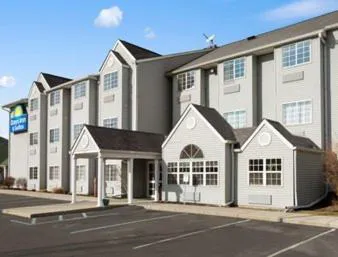 Days Inn & Suites by Wyndham Lafayette IN hotel hero