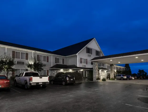 Super 8 by Wyndham St. Ignace hotel detail image 1