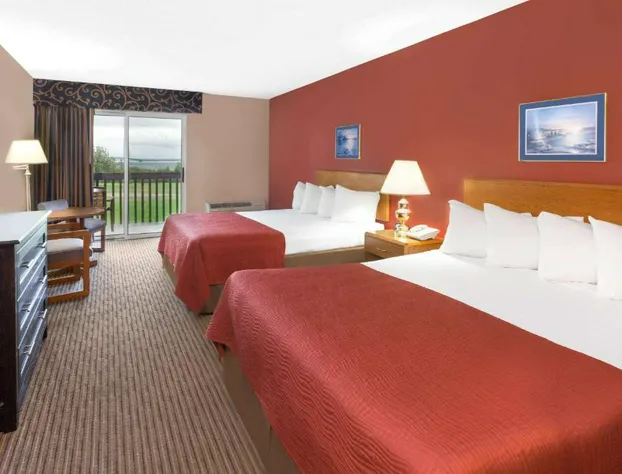 Super 8 by Wyndham St. Ignace hotel detail image 4