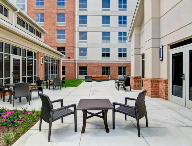 Homewood Suites by Hilton Woodbridge hotel detail image 2