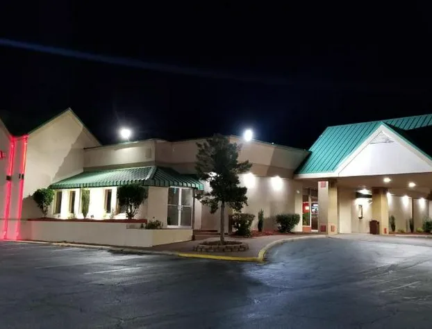 Ramada by Wyndham & Suites Warner Robins hotel detail image 2