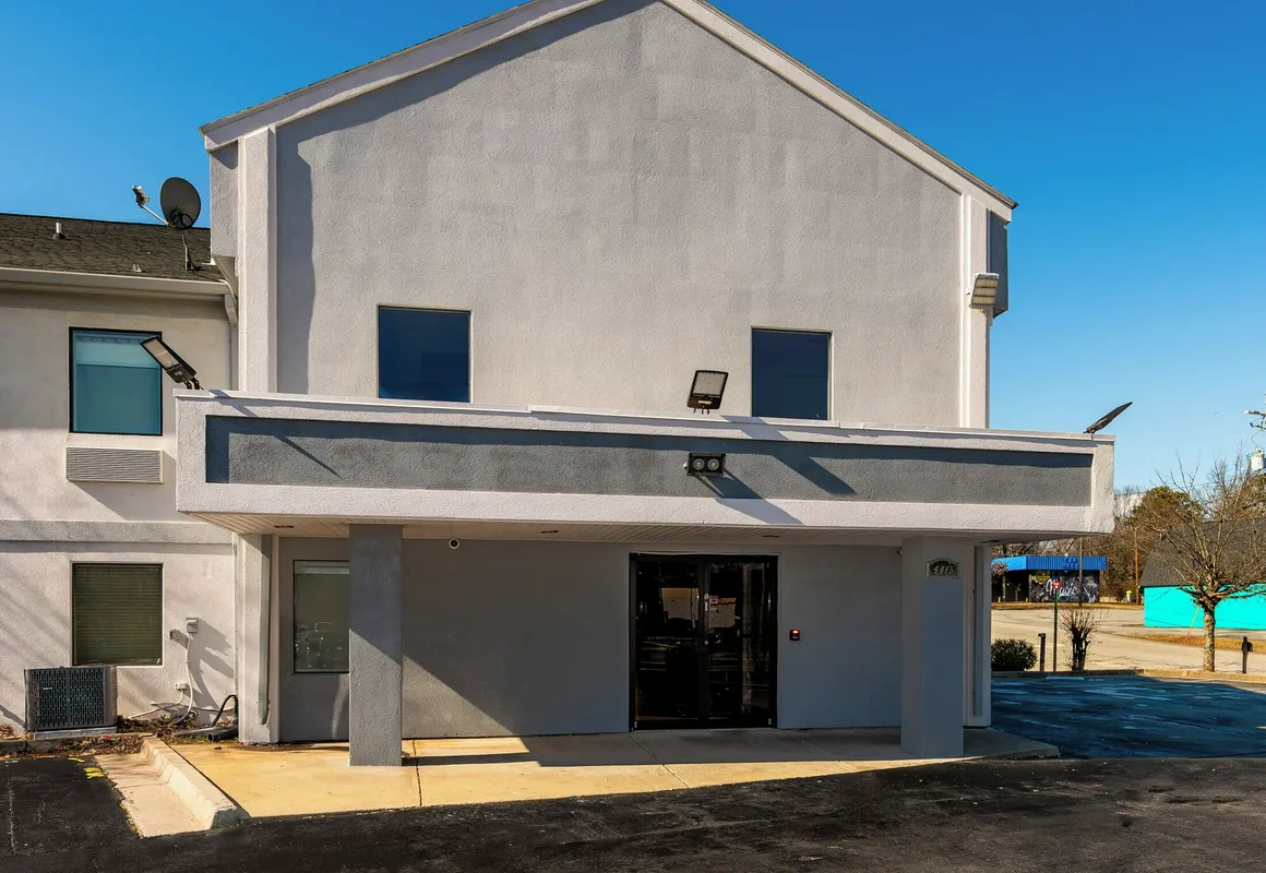 Country Hearth Inn & Suites hotel hero