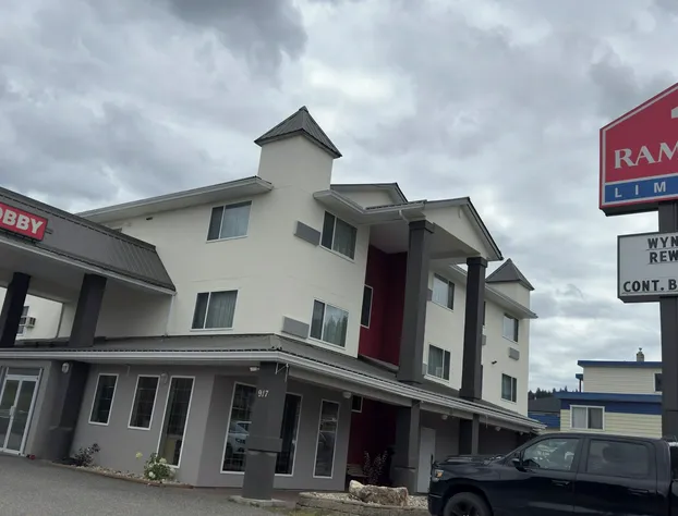 Ramada by Wyndham 100 Mile House hotel detail image 1