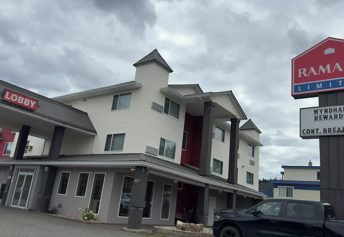 Ramada by Wyndham 100 Mile House hotel hero