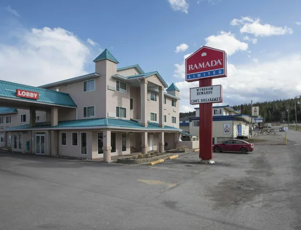 Ramada by Wyndham 100 Mile House hotel detail image 1