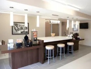 Super 8 by Wyndham Stanton hotel detail image 4