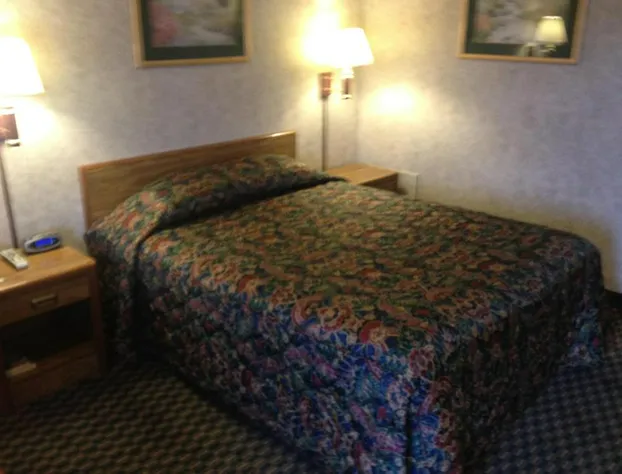 Richmond Inn & Suites hotel detail image 3