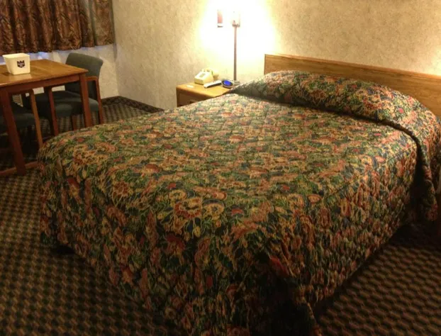Richmond Inn & Suites hotel detail image 4