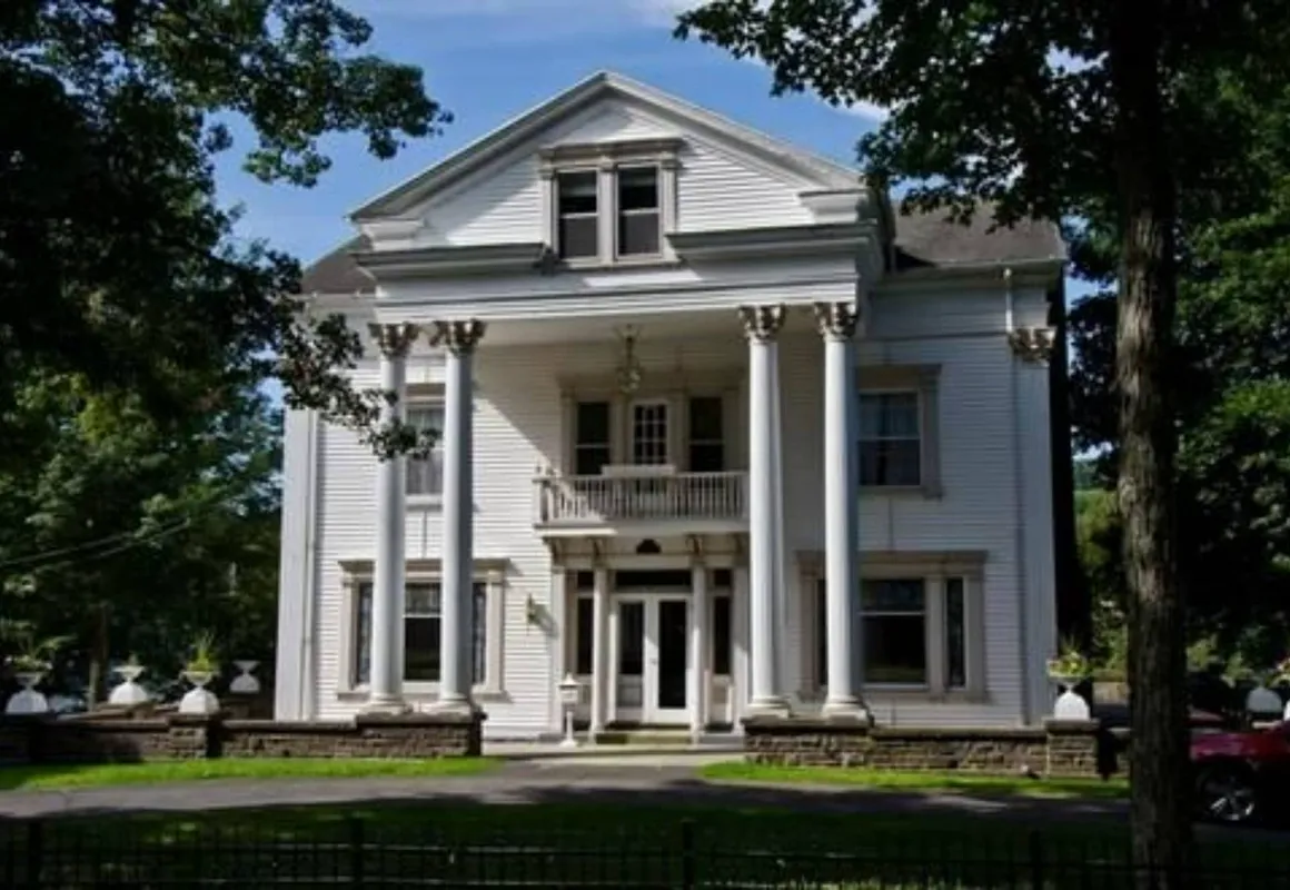 The Queen of the Catskills B&B hotel hero