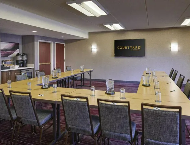 Courtyard by Marriott Chicago Oakbrook Terrace hotel detail image 3