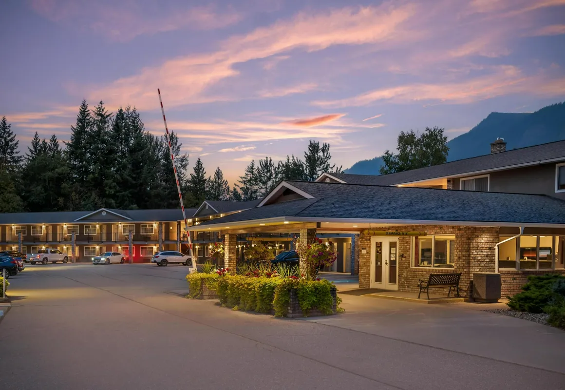 Best Western Sicamous Inn hotel hero