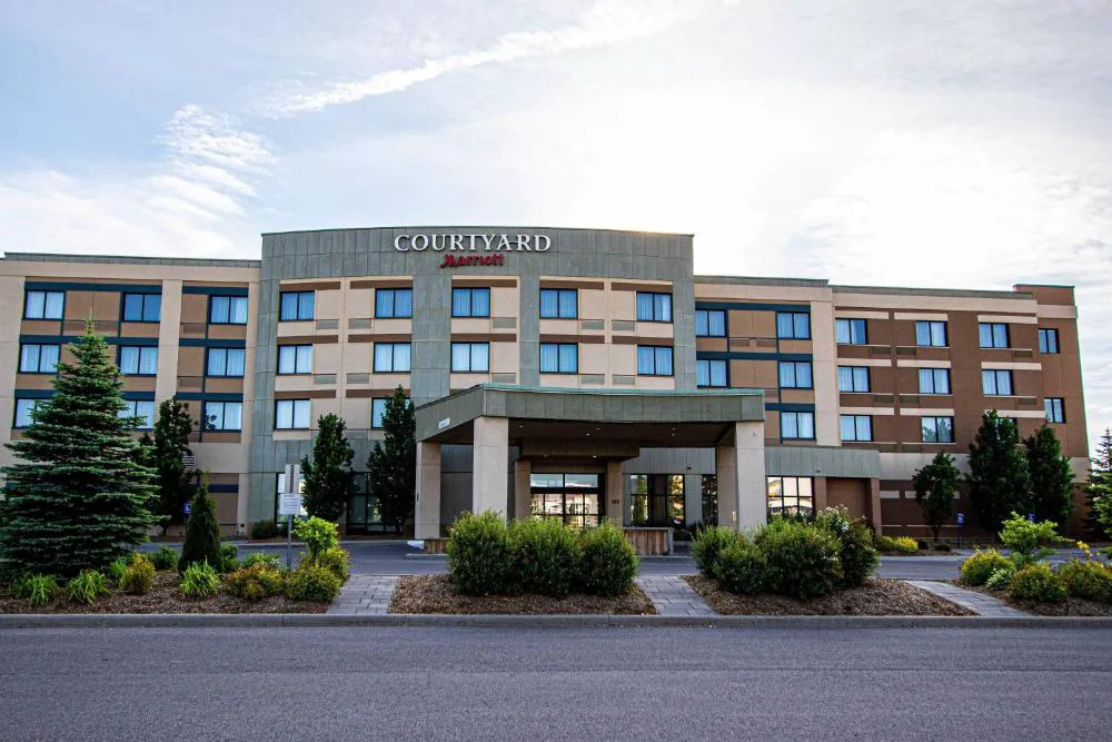 Courtyard by Marriott Kingston Highway 401/Division Street hotel hero