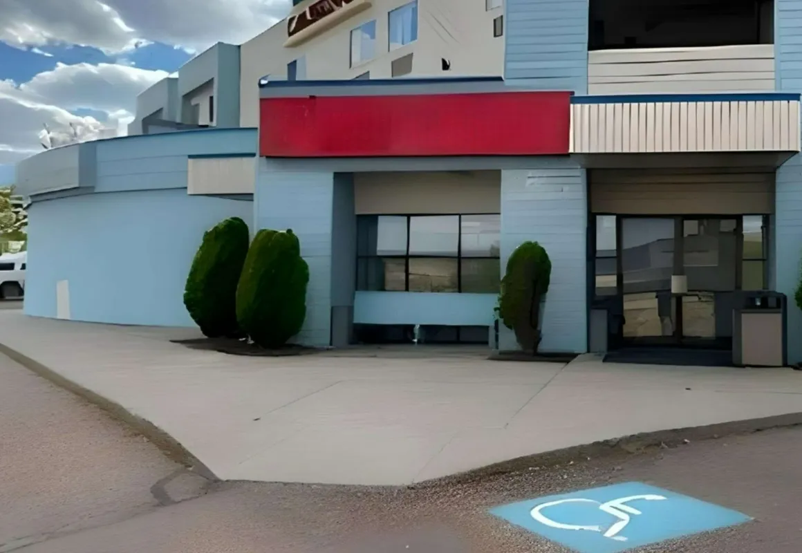 Econo Lodge Inn & Suites hotel hero