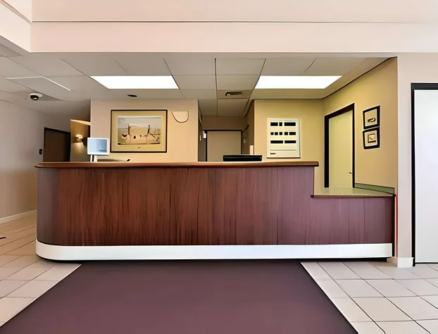 Econo Lodge Inn & Suites hotel detail image 1