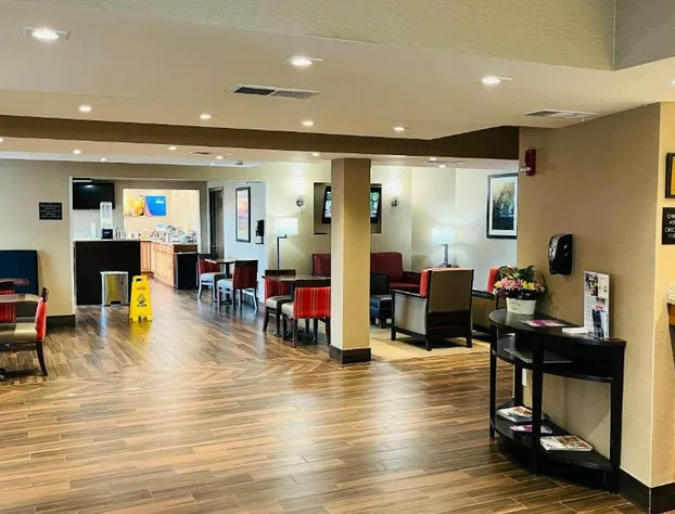 Comfort Inn & Suites Rochelle - DeKalb hotel detail image 1