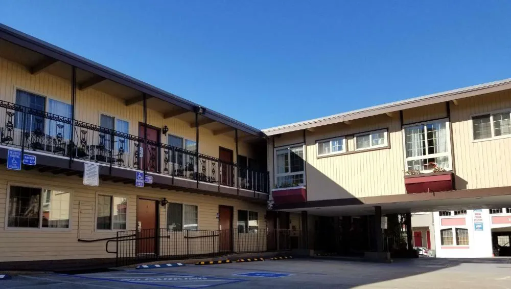 Pacific Heights Inn hotel hero