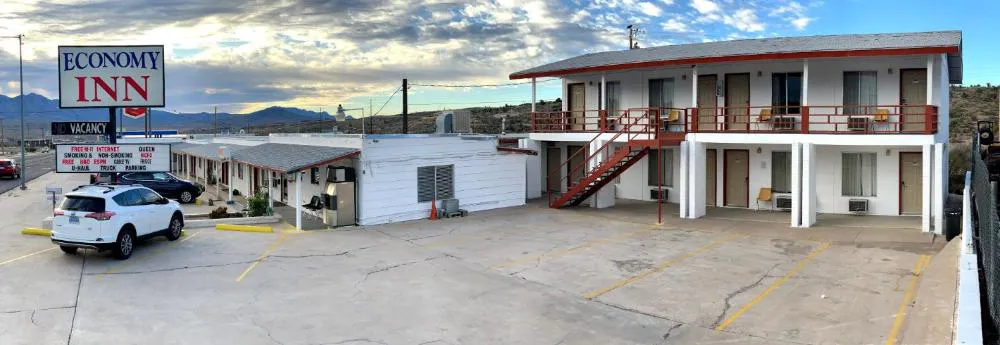 Economy Inn hotel hero