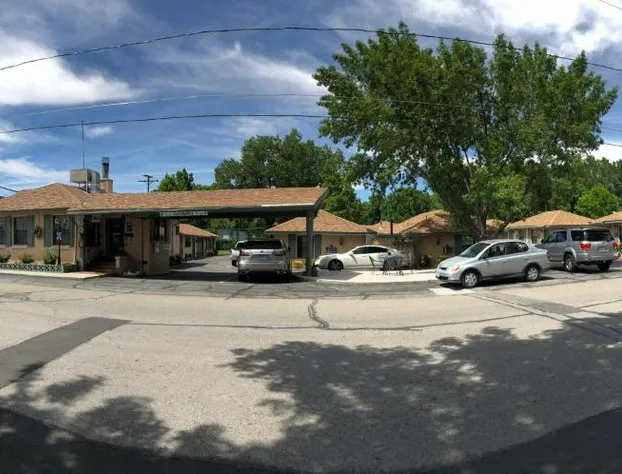 Bishop Elms Motel hotel detail image 3