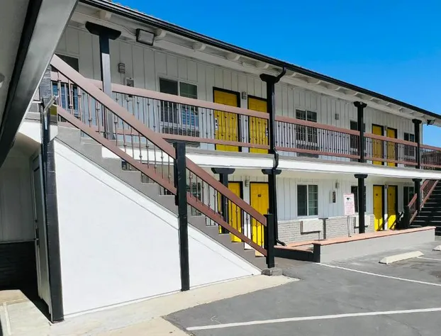 Escondido Inn hotel detail image 1