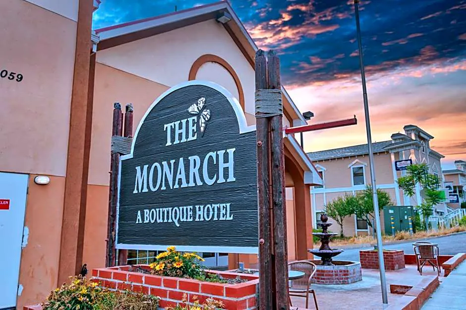 The Monarch Inn hotel hero