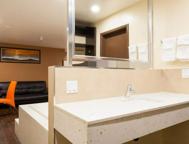 Redondo Pier Inn hotel detail image 3