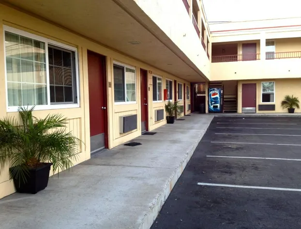 Harvey's Motel SDSU La Mesa San Diego hotel detail image 4