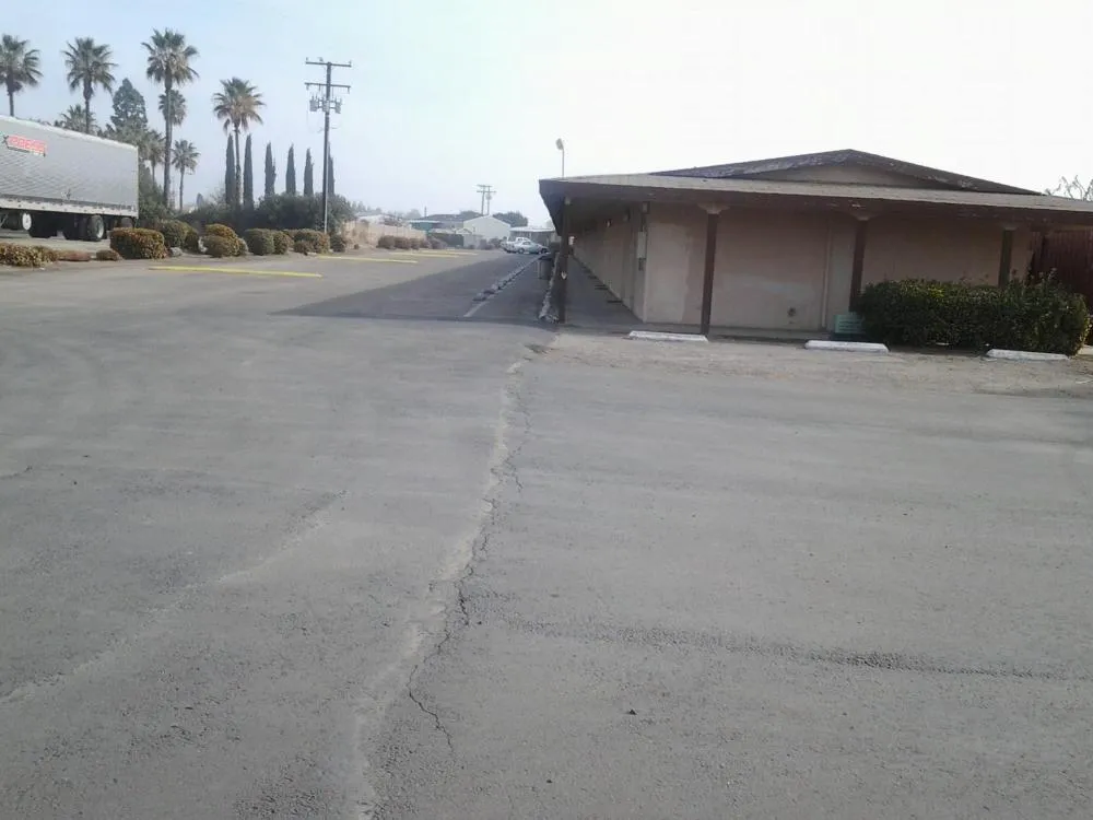 Budget Inn hotel hero