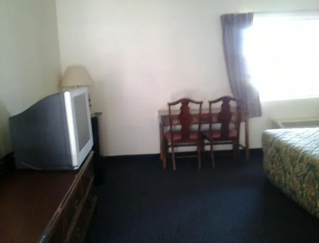 Budget Inn hotel detail image 4