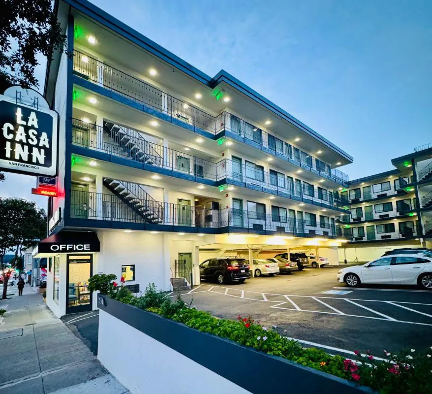 Redwood Inn hotel hero