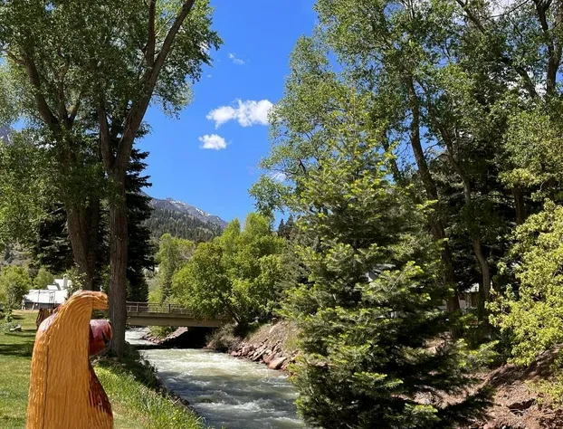 The River's Edge Motel Lodge & Resort hotel detail image 3