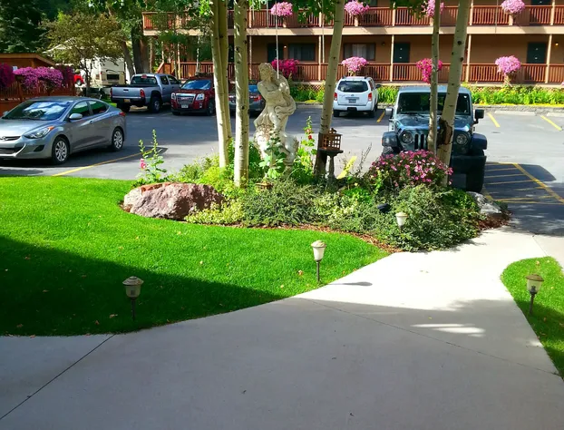 The River's Edge Motel Lodge & Resort hotel detail image 4