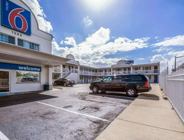 Motel 6-Washington DC - Convention Center hotel detail image 3