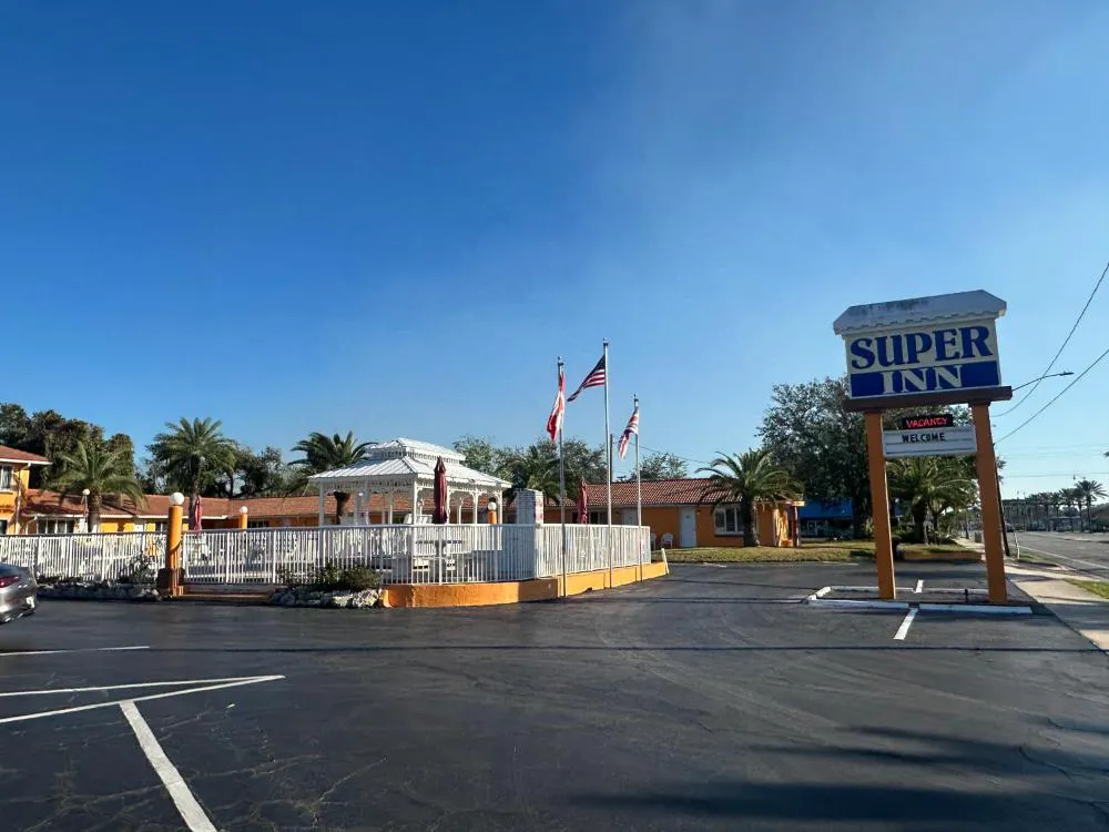 Super Inn By Oyo Daytona Beach Near Airport hotel hero