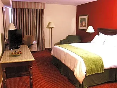 Clarion Hotel Indianapolis hotel detail image 3