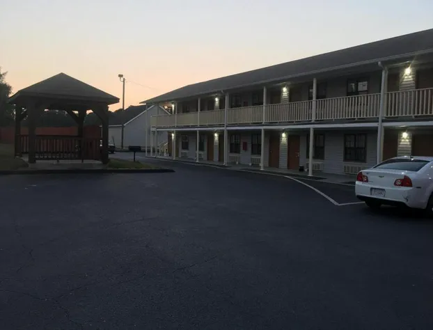 Loyalty Inn Hawkinsville hotel detail image 1