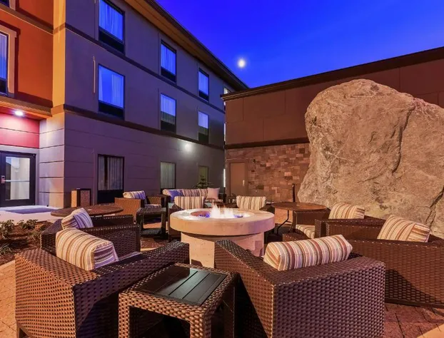 Hampton Inn & Suites Bend hotel detail image 4