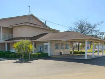 Super 8 by Wyndham Madison hotel detail image 1