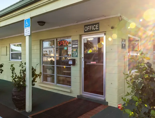 Sunshine Inn & Suites Venice, FL hotel detail image 2