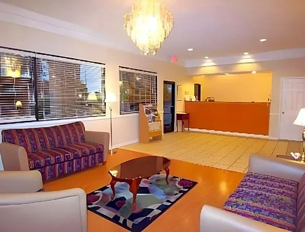 Deerfield Inn & Suites hotel detail image 3