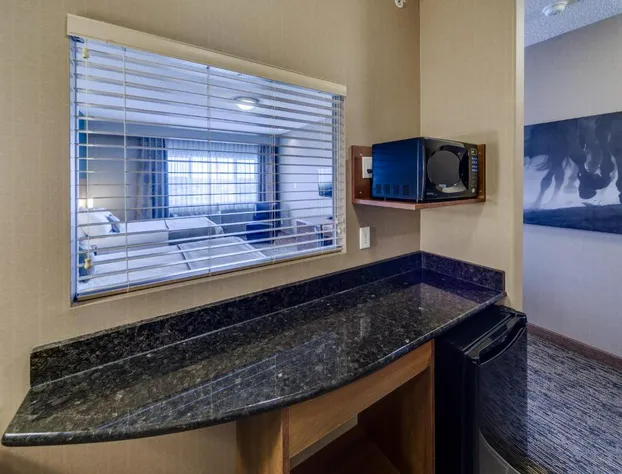 Heritage Inn Hotel & Convention Centre Pincher Creek hotel detail image 2